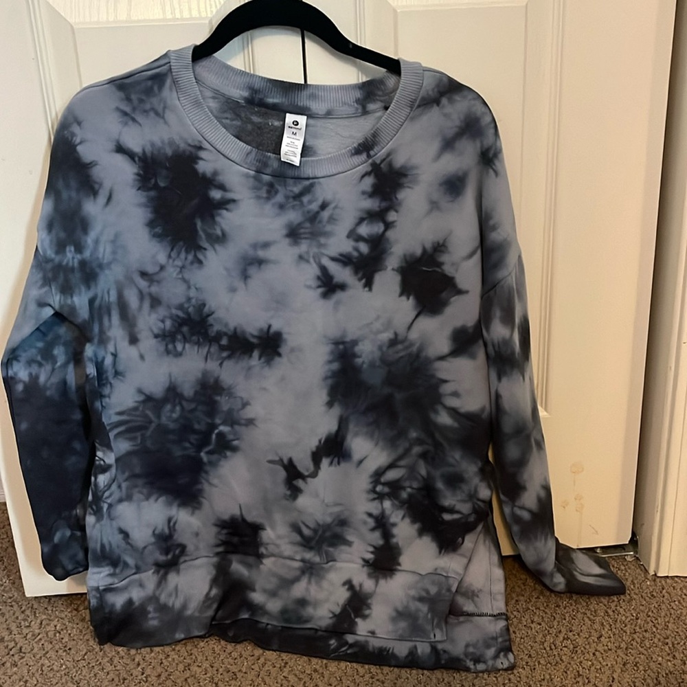 Tie-die crew neck